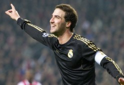 爱游戏体育平台-《Dota2》荣耀巅峰总决赛盛况回顾：冠军悬念逐步揭晓！