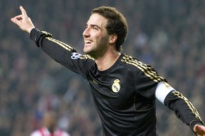 爱游戏体育平台-《Dota2》荣耀巅峰总决赛盛况回顾：冠军悬念逐步揭晓！